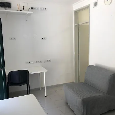 Lisbon's Cosy House Лісабон