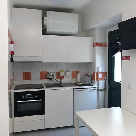Daire Lisbon's Cosy House *